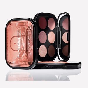 MAC Connect in Colour Eye shadow Palette x 6 COLOR: Embedded in Burgundy